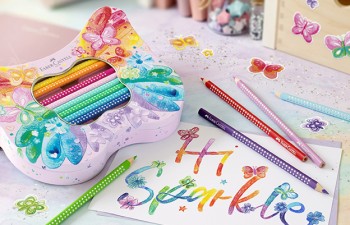 Magia primaveral: Lápices de colores Sparkle en un precioso estuche metálico con forma de mariposa